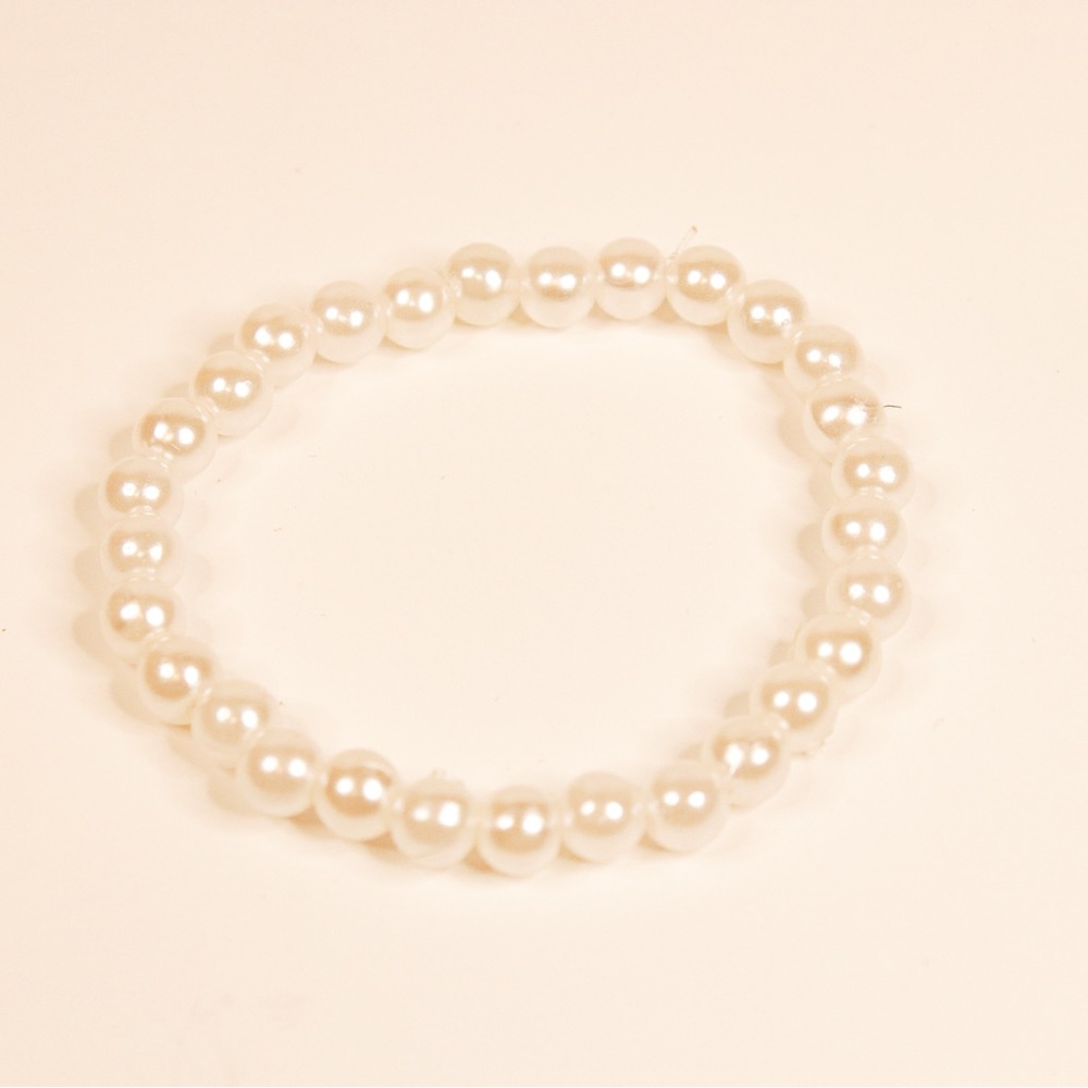 4” Beaded Bracelet Made with Acrylic Pearl Beads